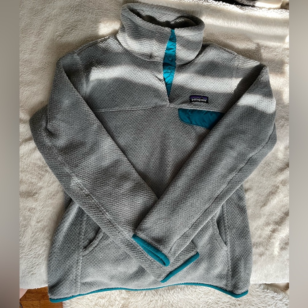 Patagonia Gray and Teal Pullover